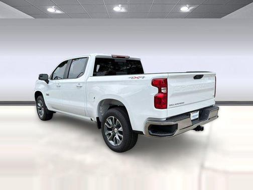Summit White 2026 Chevrolet Silverado 1500 LT
