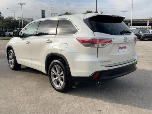 2015 Toyota Highlander LE