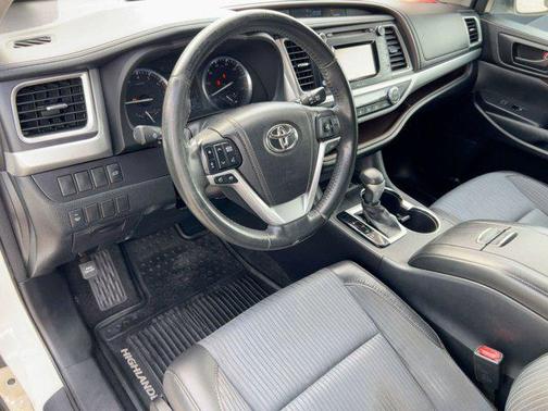 2015 Toyota Highlander LE