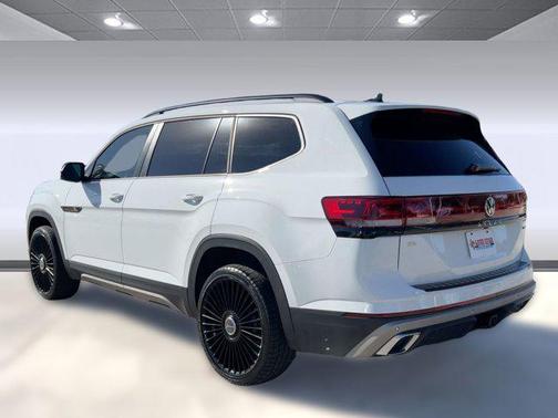 2024 Volkswagen Atlas 2.0T SE w/Technology 4MOTION