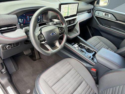 STAR WHITE MET TRI-COAT 2025 Ford Explorer ST-Line