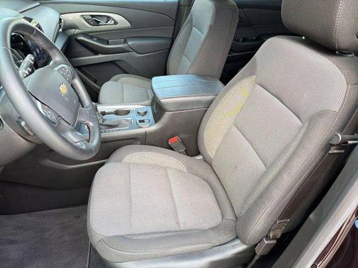 Black Cherry Metallic 2023 Chevrolet Traverse LT Cloth