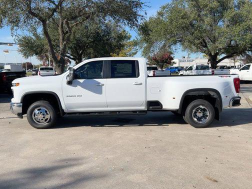 2026 Chevrolet Silverado 3500 LT