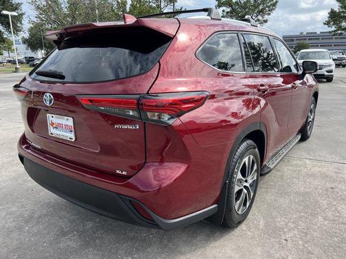 2021 Toyota Highlander Hybrid XLE