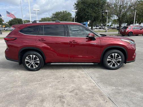 2021 Toyota Highlander Hybrid XLE