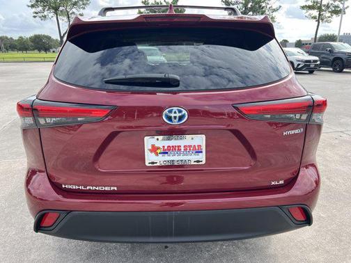 2021 Toyota Highlander Hybrid XLE