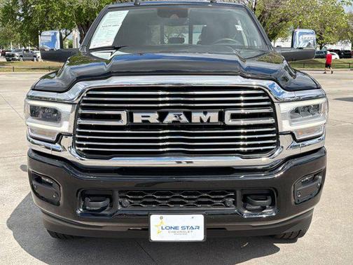Diamond Black Crystal Pearlcoat 2024 RAM 2500 Laramie Crew Cab 4x4 6'4' Box