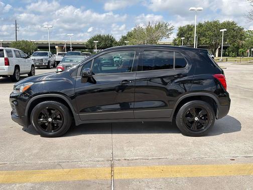 Mosaic Black Metallic 2020 Chevrolet Trax LS