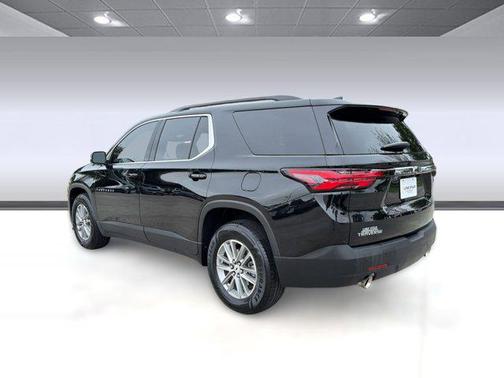 Mosaic Black Metallic 2023 Chevrolet Traverse LT Leather