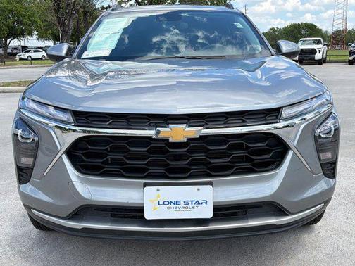 Sterling Gray Metallic 2025 Chevrolet Trax LT