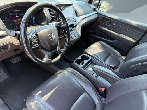 White Diamond Pearl 2019 Honda Odyssey EX-L w/Navigation/RES