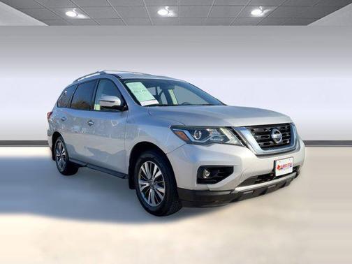 2019 Nissan Pathfinder S