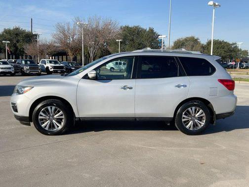 2019 Nissan Pathfinder S