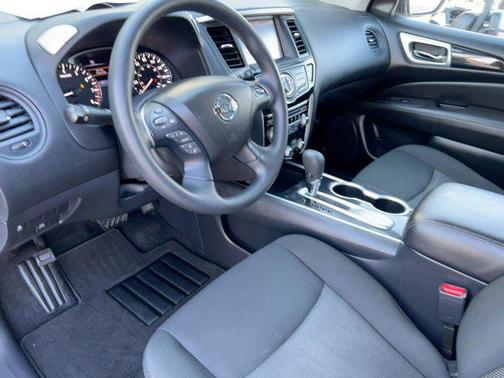 2019 Nissan Pathfinder S