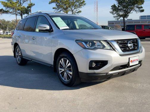 2019 Nissan Pathfinder S