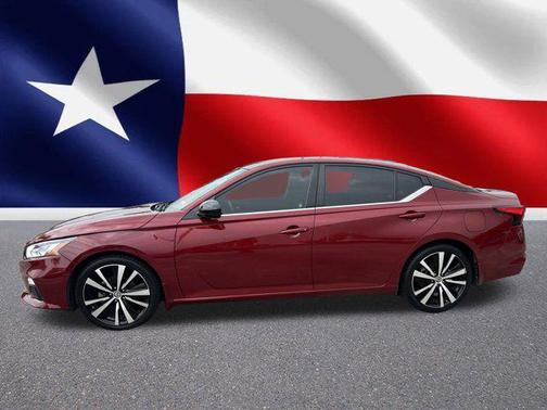2022 Nissan Altima SR FWD