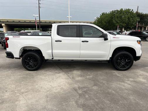 2022 Chevrolet Silverado 1500 Custom Trail Boss