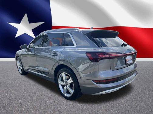 2019 Audi e-tron Premium Plus