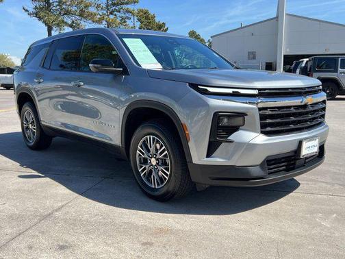 2024 Chevrolet Traverse LS