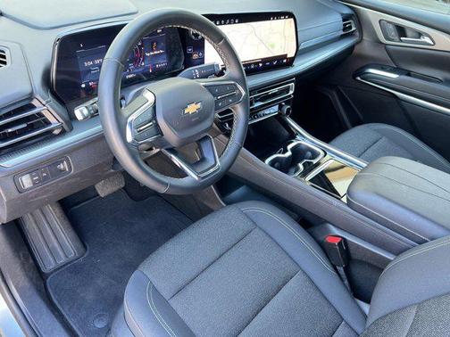 2024 Chevrolet Traverse LS