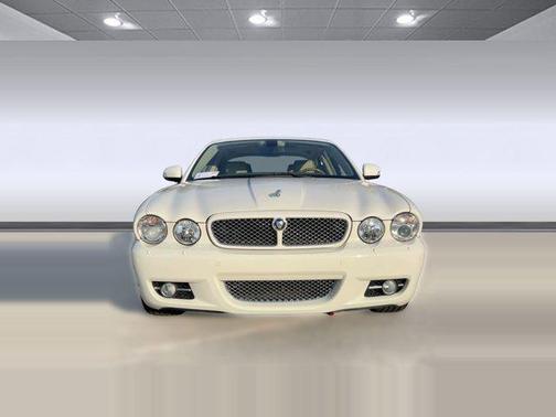 2008 Jaguar XJ Base