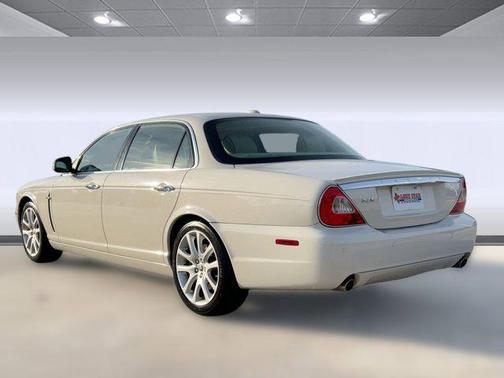 2008 Jaguar XJ Base