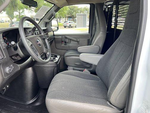 2023 GMC Savana 2500 Work Van