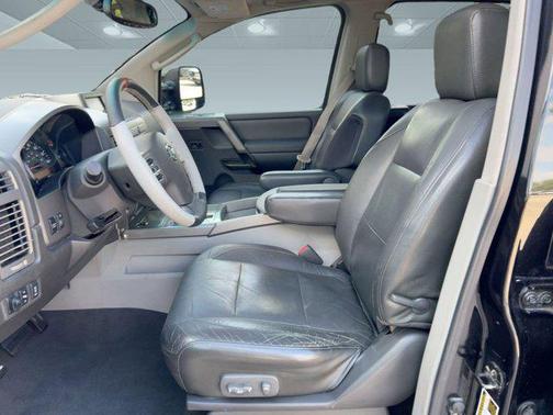 2004 Nissan Titan LE Crew Cab