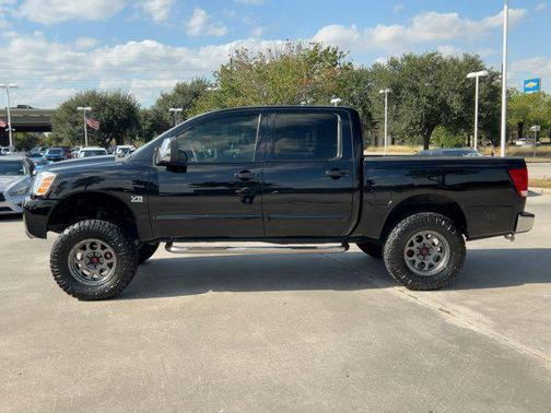 2004 Nissan Titan LE Crew Cab