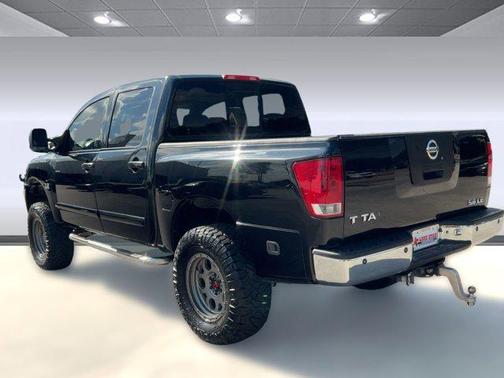 2004 Nissan Titan LE Crew Cab