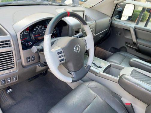 2004 Nissan Titan LE Crew Cab