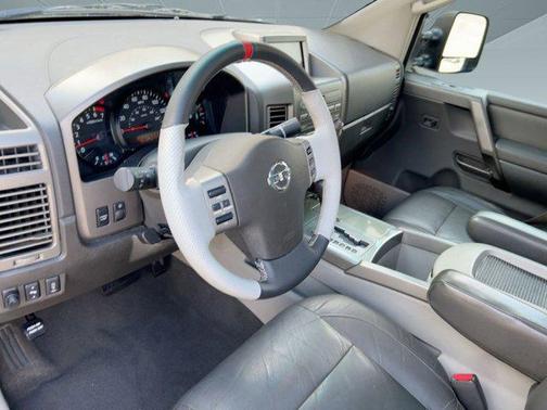 2004 Nissan Titan LE Crew Cab
