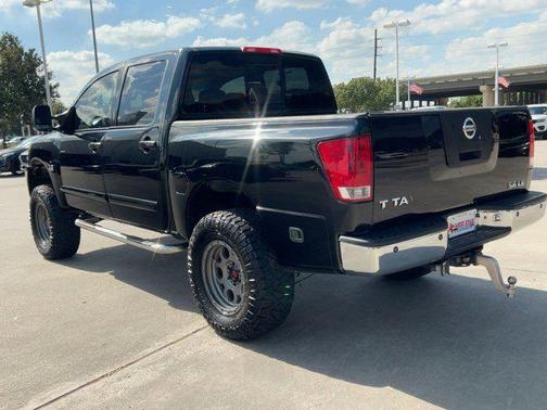 2004 Nissan Titan LE Crew Cab