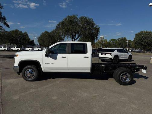 2026 Chevrolet Silverado 3500 LT
