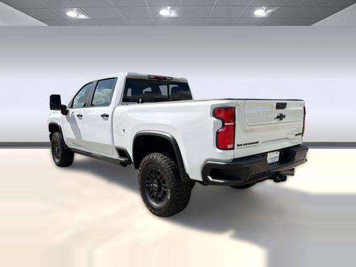 Summit White 2025 Chevrolet Silverado 2500 4WD Crew Cab Standard Bed ZR2