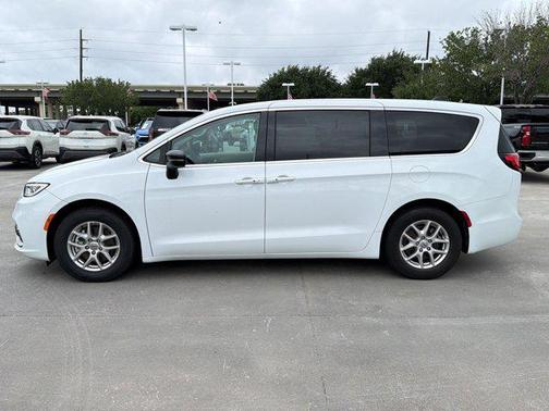 Bright White Clearcoat 2024 Chrysler Pacifica Touring L