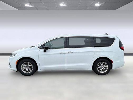 Bright White Clearcoat 2024 Chrysler Pacifica Touring L