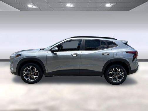 Sterling Gray Metallic 2025 Chevrolet Trax LT