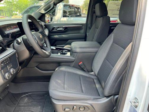 2025 Chevrolet Suburban LS