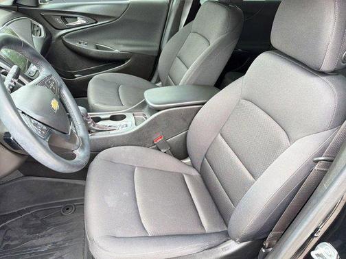 2025 Chevrolet Malibu FWD RS