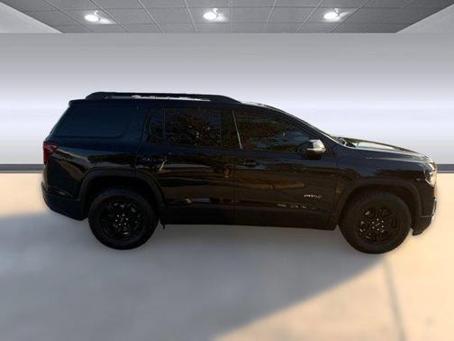 2023 GMC Acadia AWD AT4