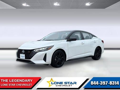 Aspen White Tricoat/Super Black 2025 Nissan Sentra SR