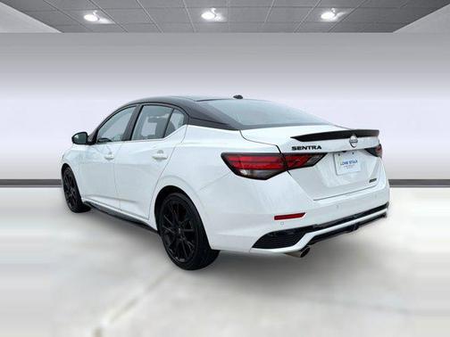 Aspen White Tricoat/Super Black 2025 Nissan Sentra SR