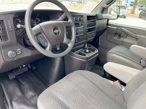 2024 Chevrolet Express 2500 RWD 2500 Regular Wheelbase WT