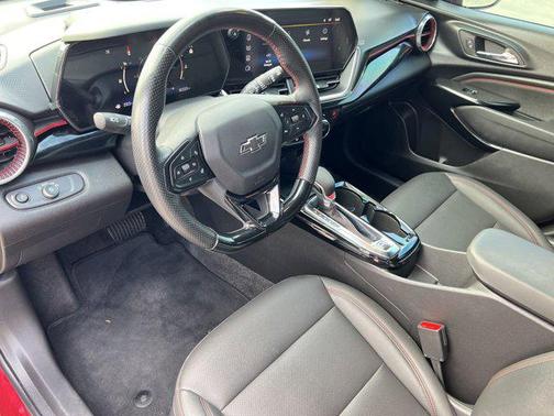 Crimson Metallic 2025 Chevrolet Trax FWD 2RS