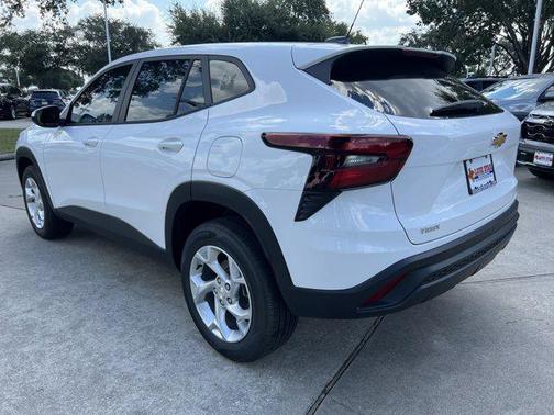 2025 Chevrolet Trax LS