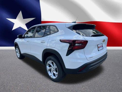 2025 Chevrolet Trax LS