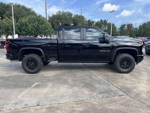 2025 Chevrolet Silverado 2500 4WD Crew Cab Standard Bed ZR2