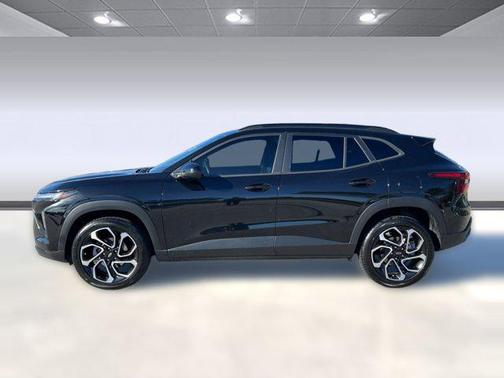 Mosaic Black Metallic 2025 Chevrolet Trax FWD 2RS