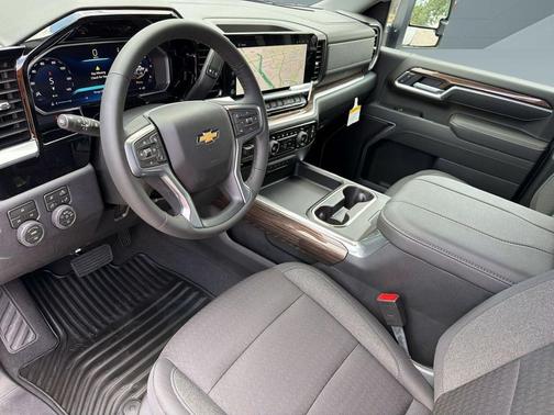Summit White 2026 Chevrolet Silverado 3500 LT